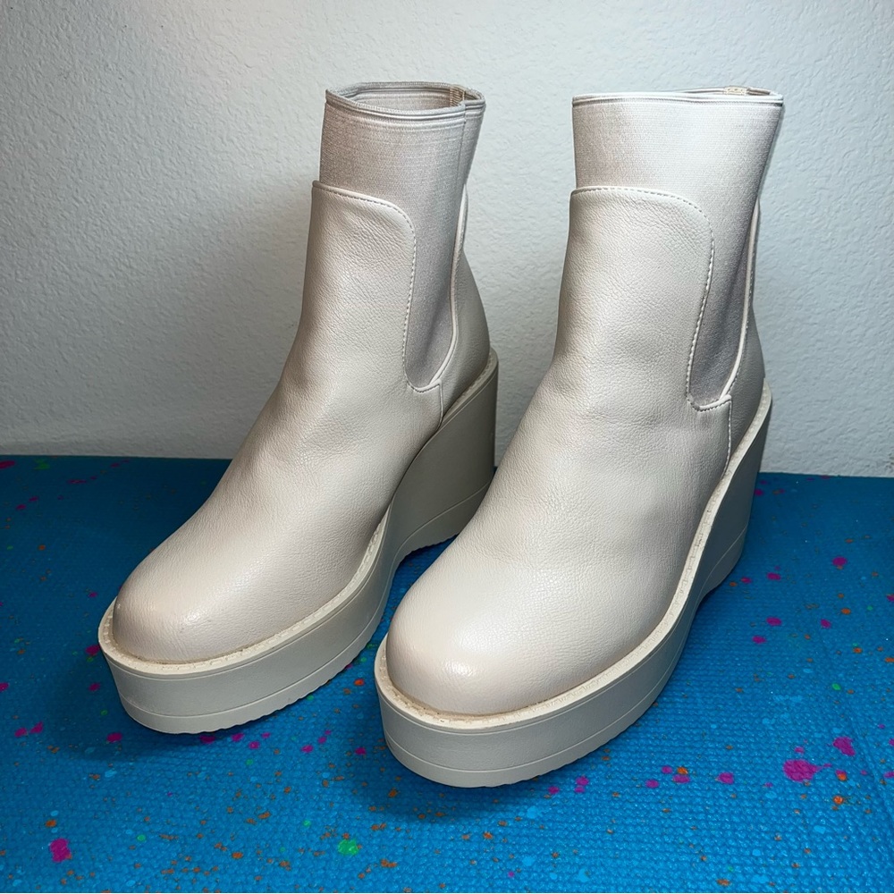 New top Moda Women faux leather Ankle Slip On Platform booties cream size 7.5